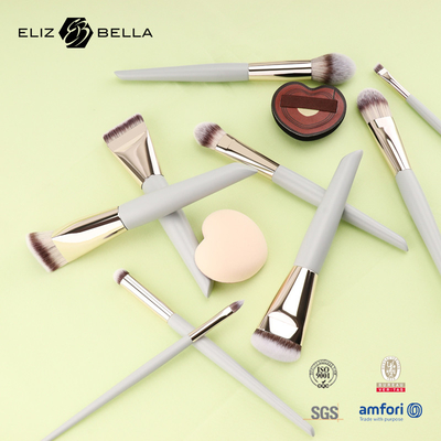 Luxe make-upborstels in meerdere ontwerpen voor een cosmetische make-up kit