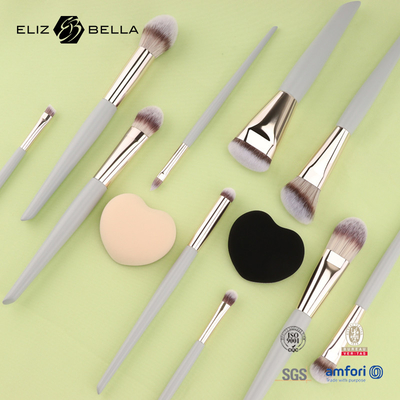 Luxe make-upborstels in meerdere ontwerpen voor een cosmetische make-up kit